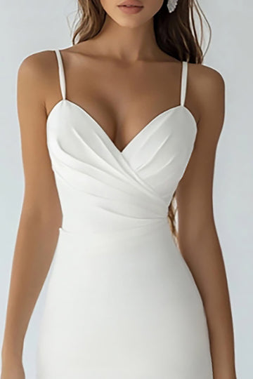 Robe moulante moulante blanche haute basse froncée